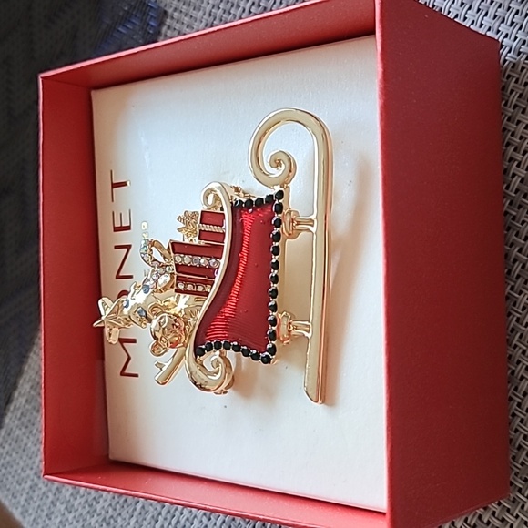 MONET SPARKLING HOLIDAY PIN WITH GIFT BOX - Picture 4 of 10